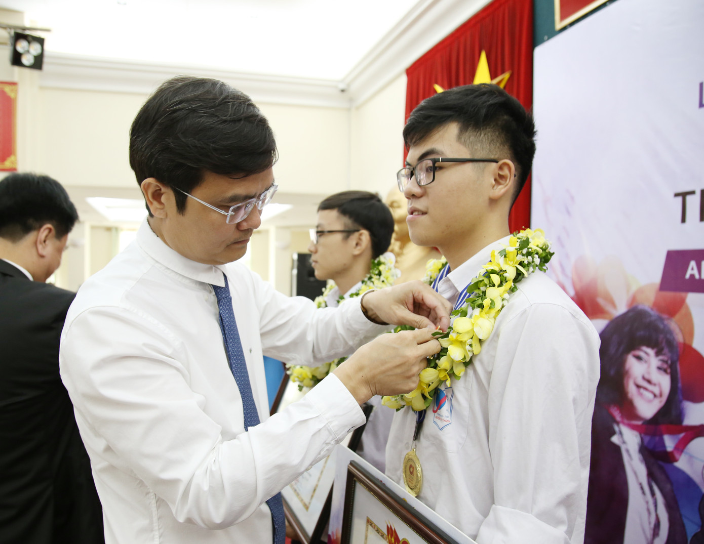 Ba Đại sứ Việt Nam tham gia Cuộc thi Thiết kế Đồ họa thế giới ảnh 2