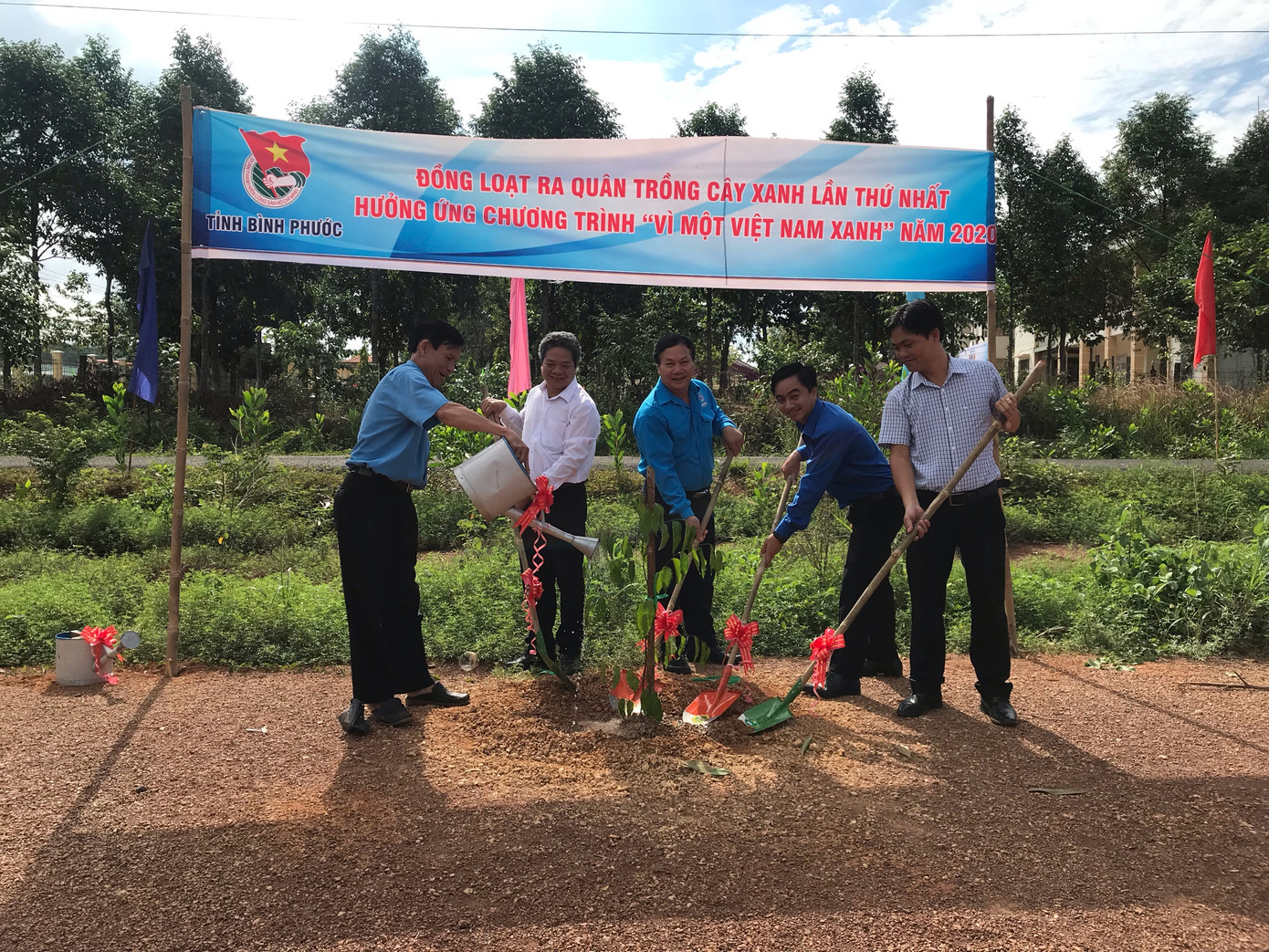 Bình Phước ra quân Chiến dịch Thanh niên tình nguyện hè 2020 ảnh 1