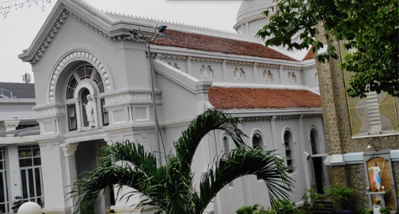 Cận cảnh nhà thờ cổ gần 100 tuổi của gia đình Nam Phương hoàng hậu ảnh 8