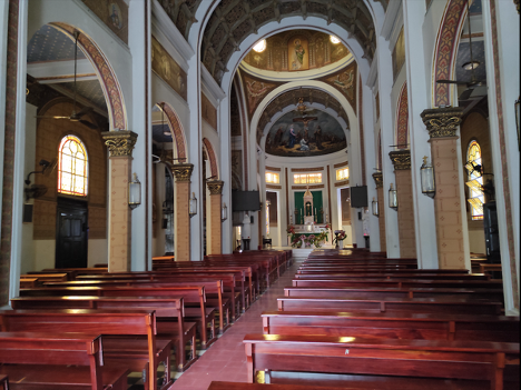 Cận cảnh nhà thờ cổ gần 100 tuổi của gia đình Nam Phương hoàng hậu ảnh 9