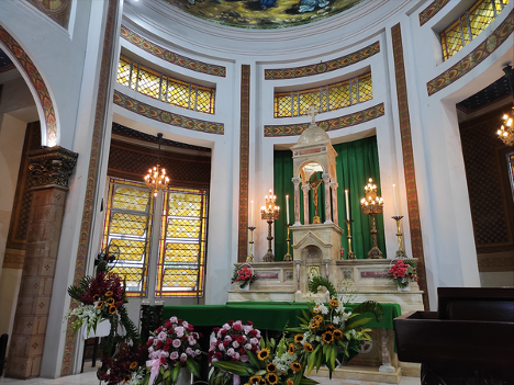 Cận cảnh nhà thờ cổ gần 100 tuổi của gia đình Nam Phương hoàng hậu ảnh 3