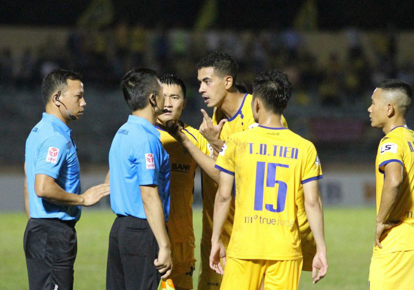  V-League 2021 ưu tiên dùng trọng tài nội, vì sao? ảnh 2