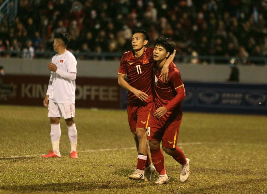 Công Phượng, Quang Hải ngồi khán đài, đội tuyển Việt Nam vẫn đánh bại 'đàn em' U22 ảnh 1