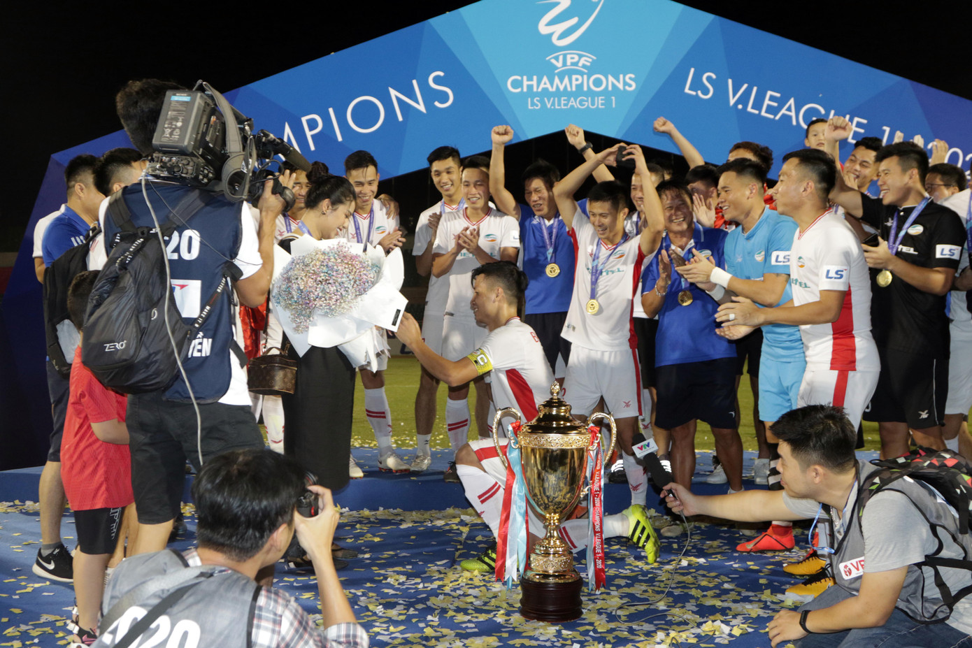 Viettel vô địch V-League 2020 bằng chất thép nơi hàng phòng ngự ảnh 1