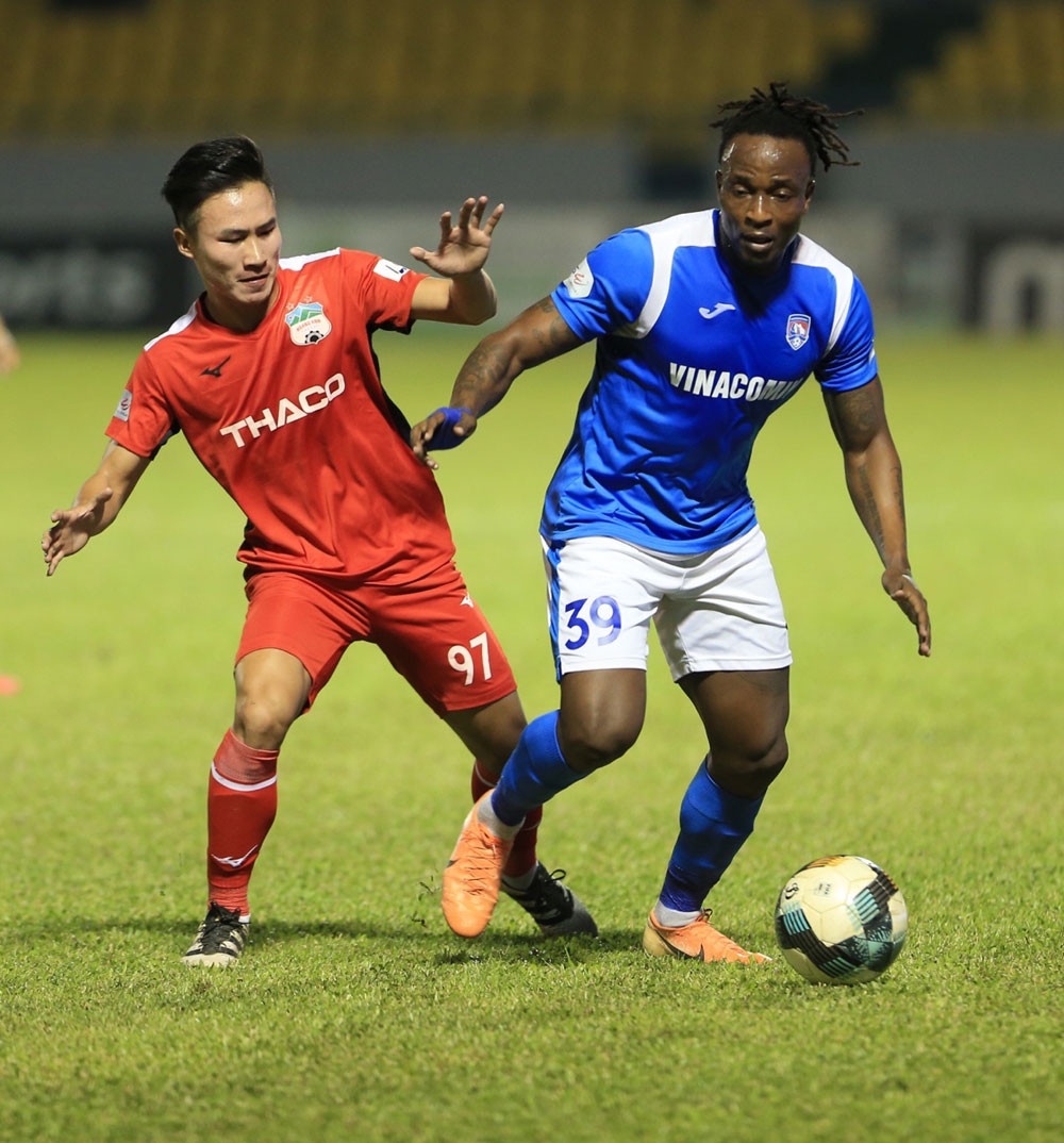 Chơi bằng quân dự bị, HAGL thảm bại trước Than Quảng Ninh ảnh 1