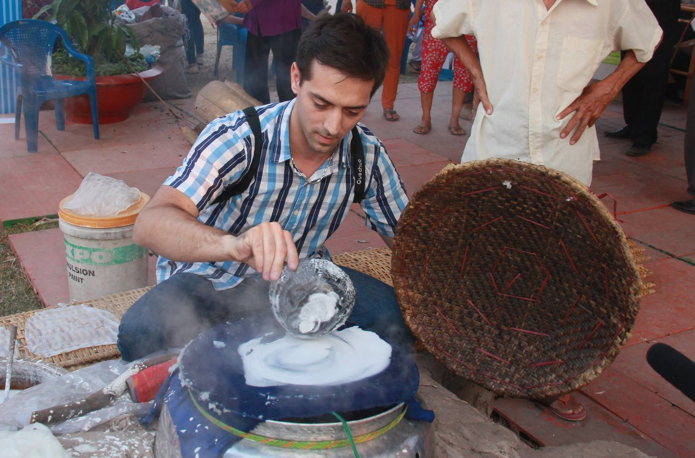 Tôn vinh ‘Nghề làm bánh tráng phơi sương Trảng Bàng - di sản văn hóa phi vật thể’ ảnh 1