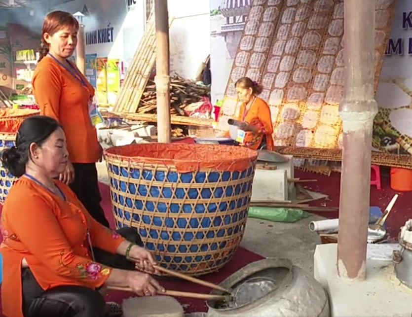 Lễ hội Văn hóa - Du lịch Nghề làm Bánh tráng phơi sương ảnh 4