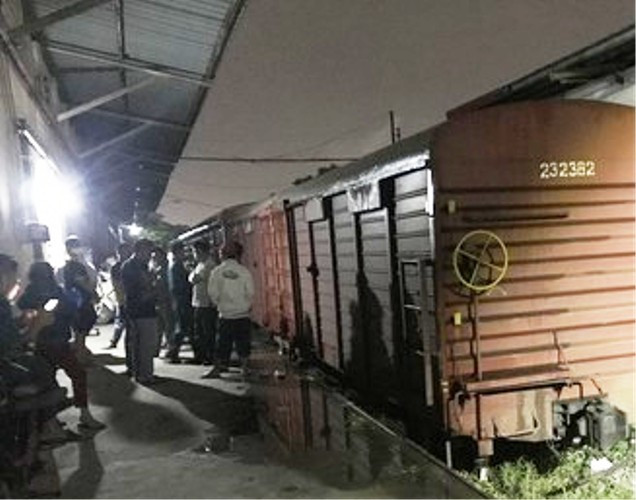 Ba người thương vong khi đang bốc hàng lên toa xe lửa ảnh 2
