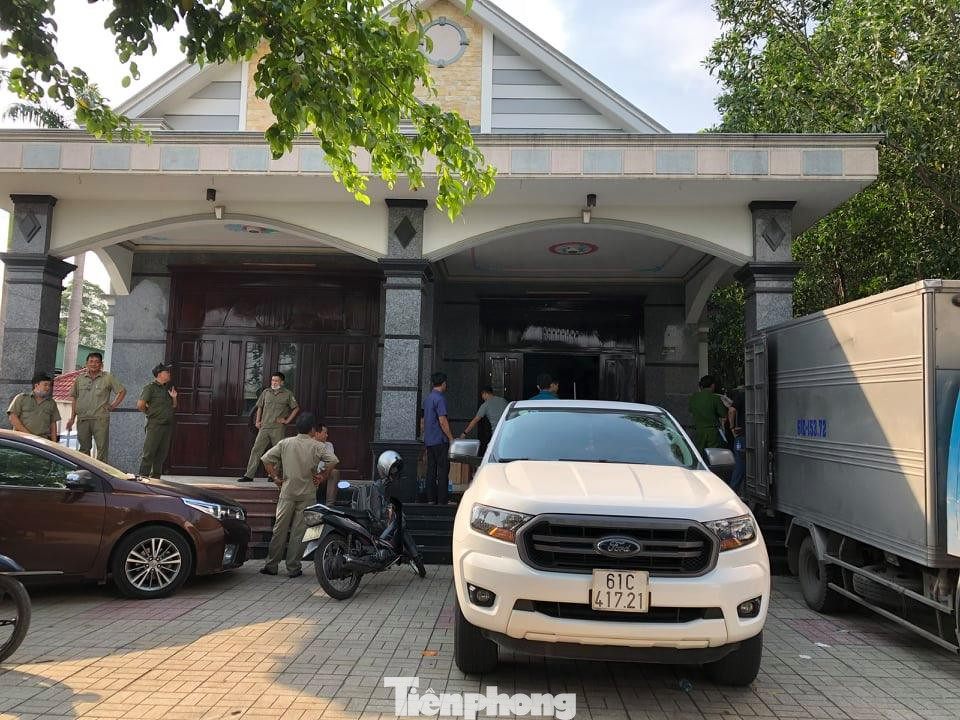 Phát hiện hàng nghìn thùng hàng nhãn hiệu Trung Quốc không rõ nguồn gốc ảnh 6