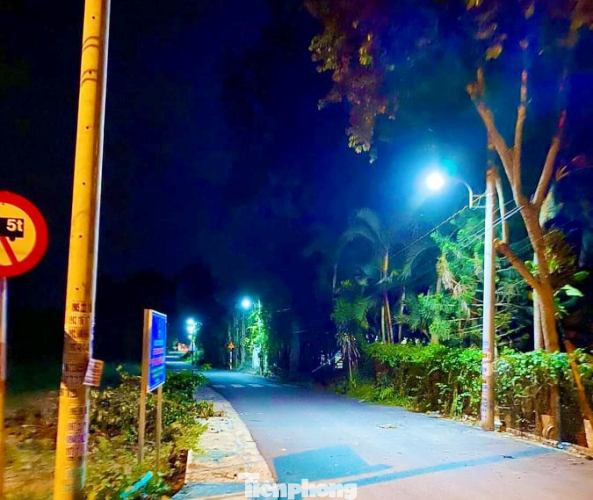 Tuổi trẻ Bình Dương giúp đường quê sáng rực ảnh 5