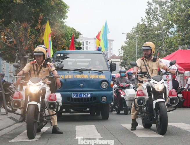 Thanh niên Bình Dương với khẩu hiệu ‘Đã uống rượu, bia thì không lái xe’ ảnh 5