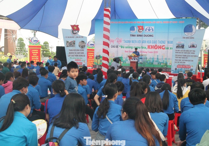 Thanh niên Bình Dương với khẩu hiệu ‘Đã uống rượu, bia thì không lái xe’ ảnh 1