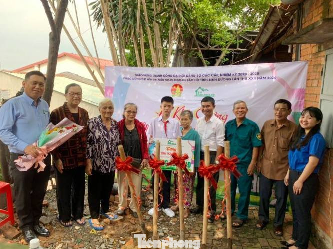 Tặng nhà khăn quàng đỏ cho đội viên có hoàn cảnh đặc biệt khó khăn ảnh 2