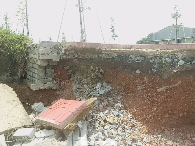 Con đường ‘tơ lụa’ trị giá tiền tỷ vừa xây xong đã lở ảnh 6