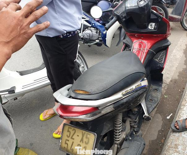 Nam thanh niên để lại xe máy, nhảy xuống sông Sài Gòn mất tích ảnh 1