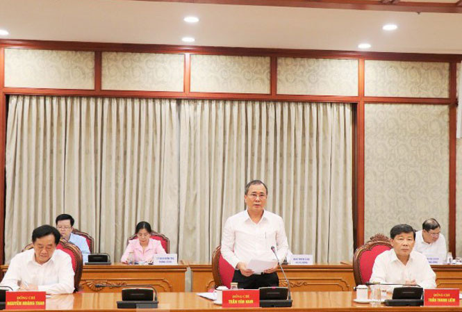 Bộ Chính trị làm việc với Thường trực Tỉnh ủy Bình Dương ảnh 1