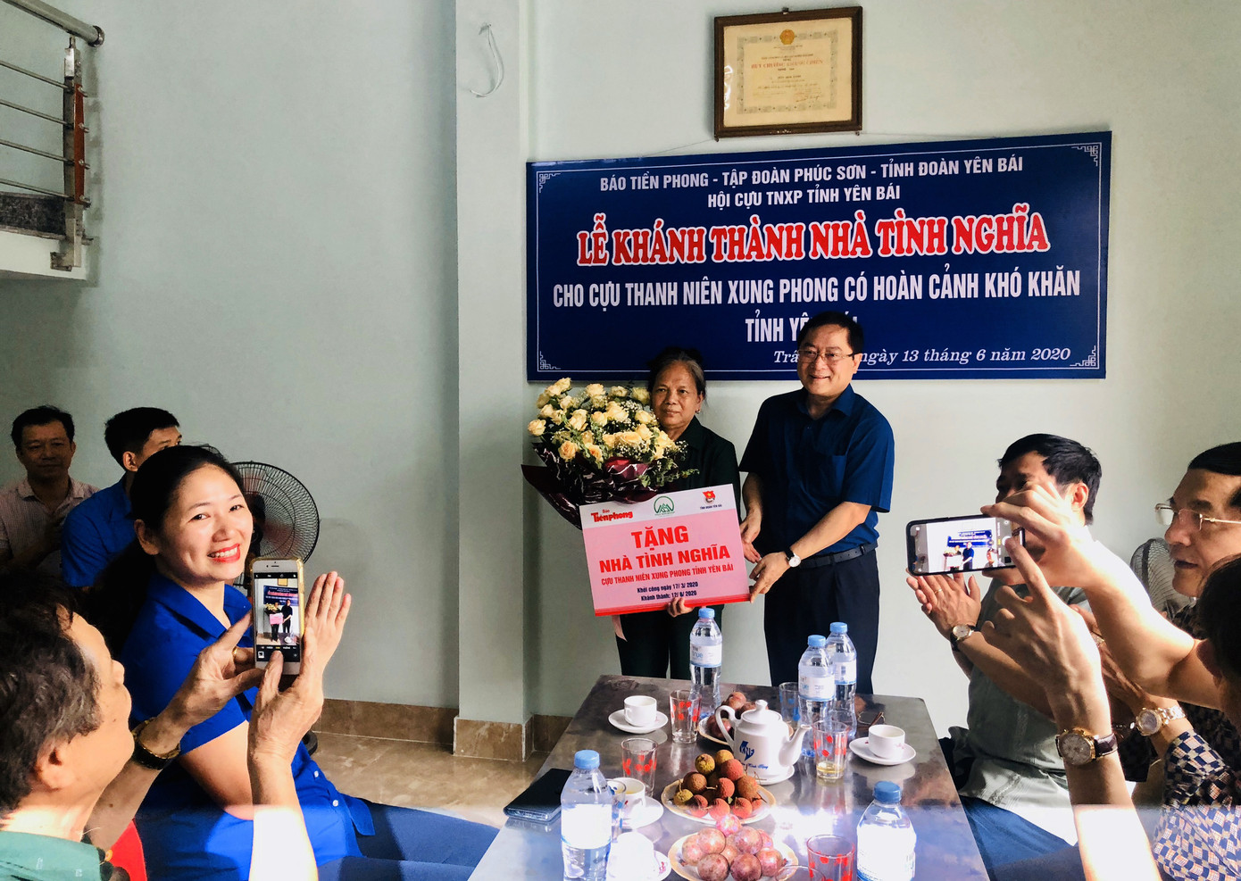 Ấm tình món quà tặng TNXP, học sinh nghèo tỉnh vùng cao Yên Bái ảnh 1