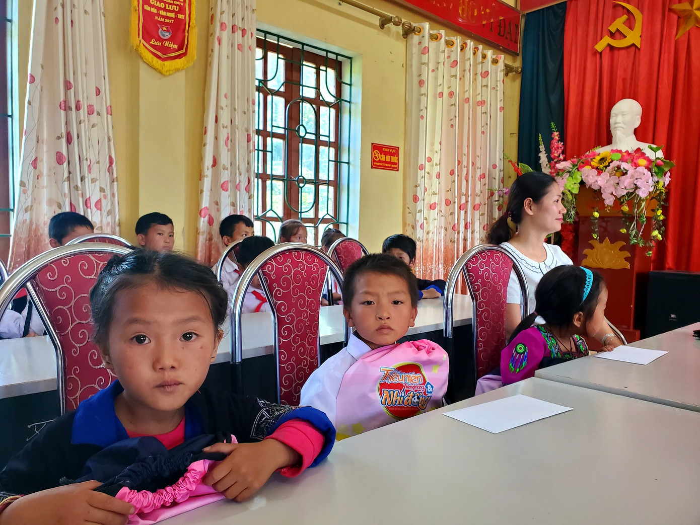 Ấm tình món quà tặng TNXP, học sinh nghèo tỉnh vùng cao Yên Bái ảnh 4