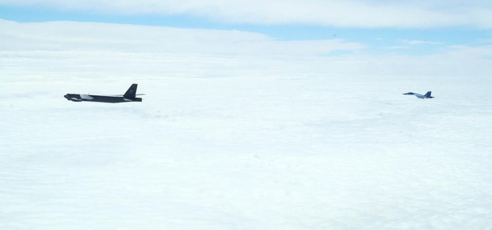 Mỹ dùng 'pháo đài bay' B-52 làm mồi nhử Nga ở Biển Đen? ảnh 1