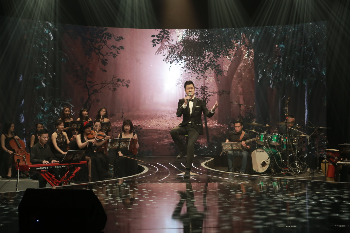 Quang Dũng làm liveshow giữa mùa Covid-19? ảnh 1