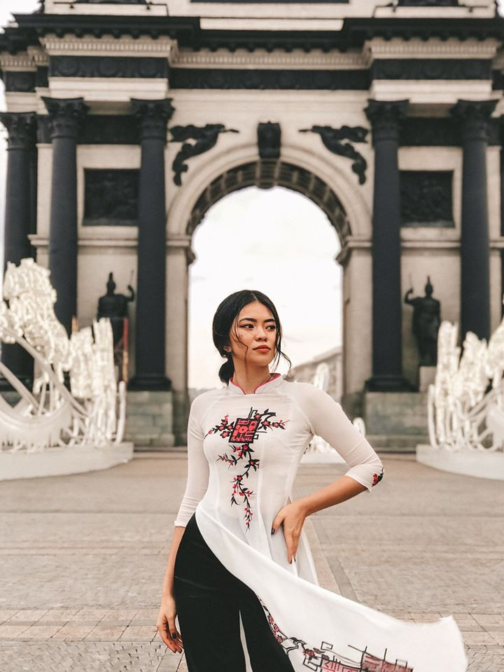 Du học sinh Việt tại LB Nga khoe duyên dáng áo dài ảnh 7