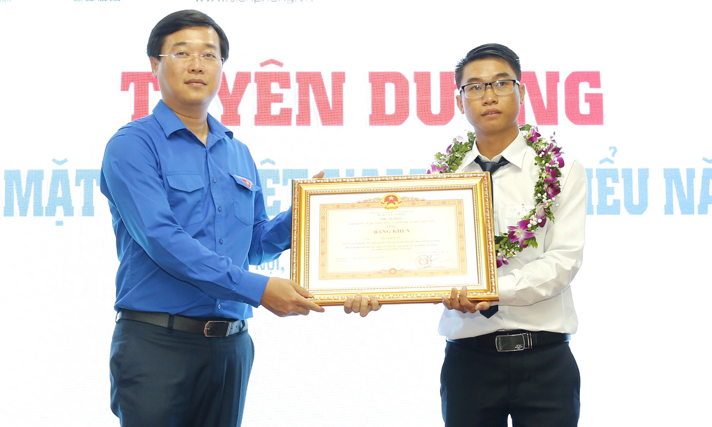 Toàn cảnh lễ tuyên dương Gương mặt trẻ Việt Nam tiêu biểu năm 2019 ảnh 12