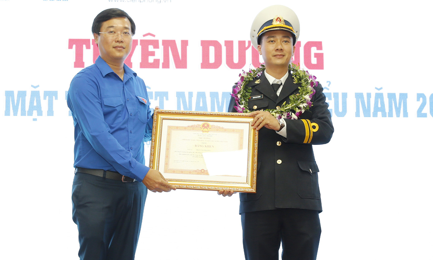 Toàn cảnh lễ tuyên dương Gương mặt trẻ Việt Nam tiêu biểu năm 2019 ảnh 9