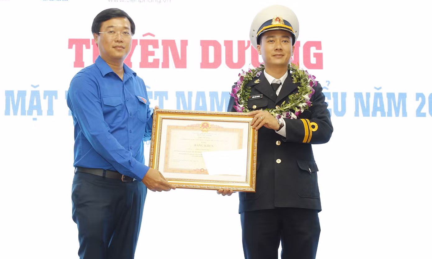 Toàn cảnh lễ tuyên dương Gương mặt trẻ Việt Nam tiêu biểu năm 2019 ảnh 9