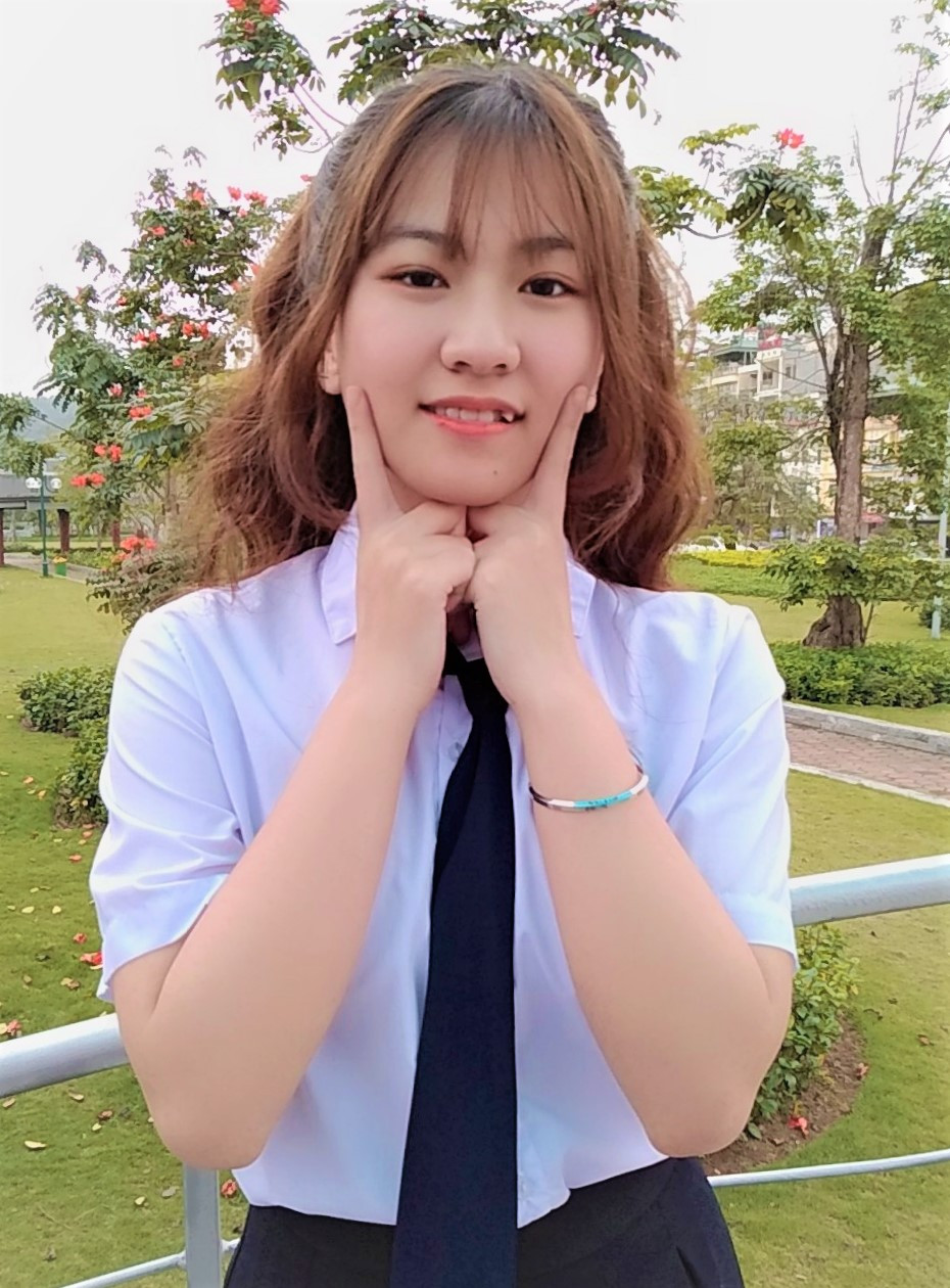 Nghỉ dịch, nữ sinh 17 tuổi lập kỷ lục hoàn thành chứng chỉ học tập ảnh 1