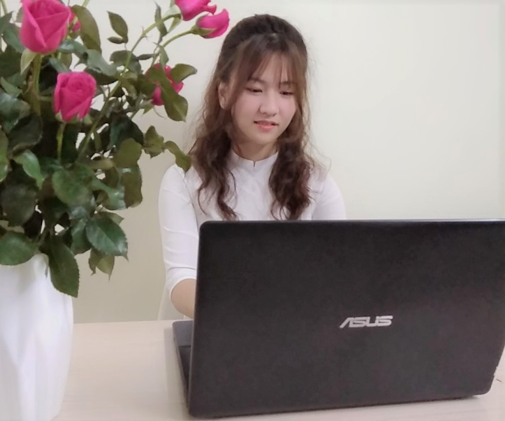 Nghỉ dịch, nữ sinh 17 tuổi lập kỷ lục hoàn thành chứng chỉ học tập ảnh 2