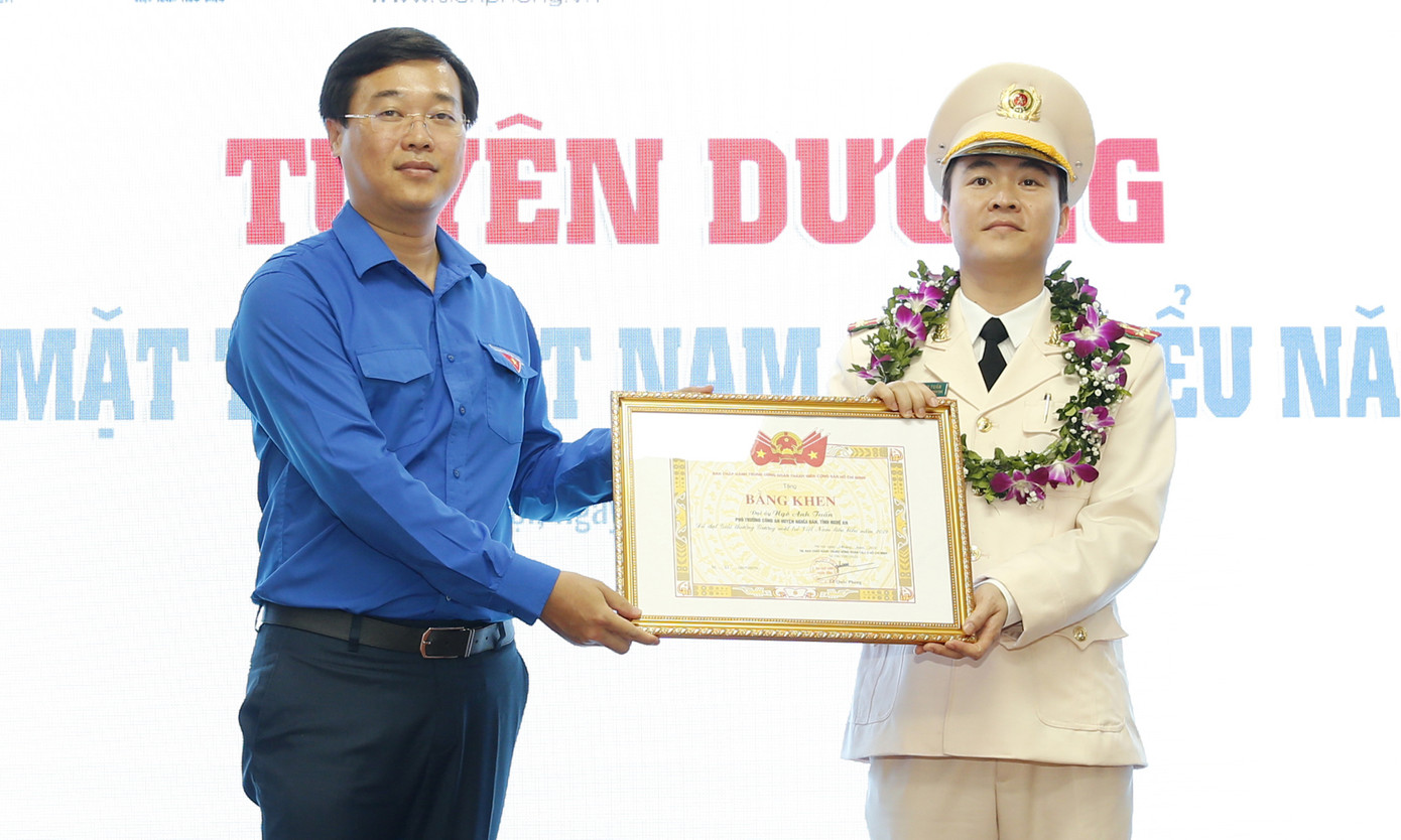 Toàn cảnh lễ tuyên dương Gương mặt trẻ Việt Nam tiêu biểu năm 2019 ảnh 10