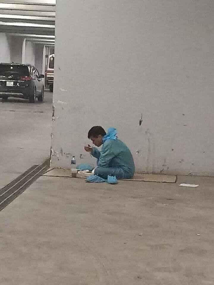 Xúc động hình ảnh 'những chiến binh thầm lặng' chống dịch Covid-19 ảnh 3