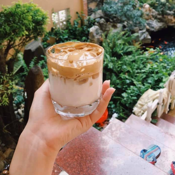 Bắt “trend” ngay công thức làm ly cà phê Dalgona đang gây sốt giới trẻ châu Á ảnh 1