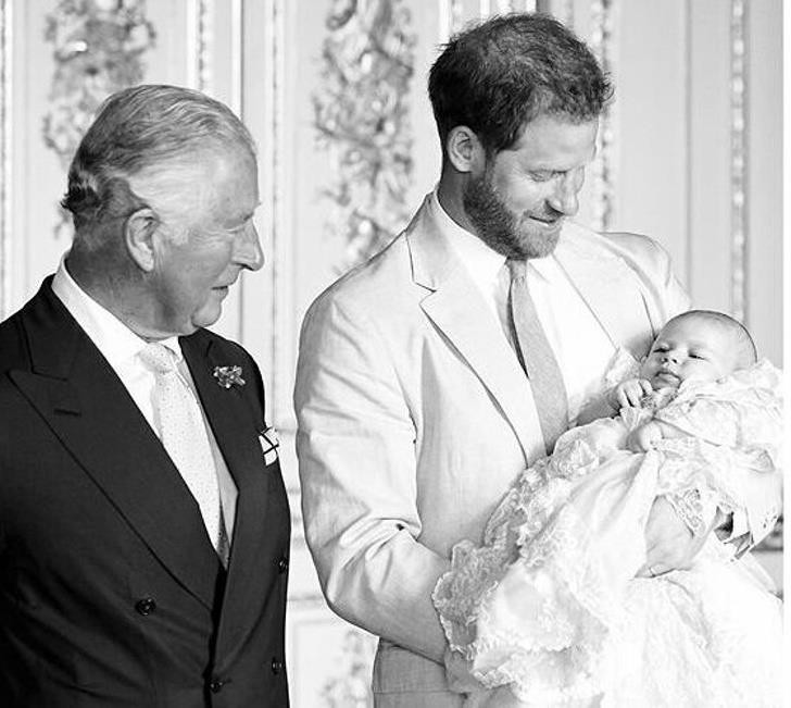 Archie - bé trai siêu đáng yêu của Hoàng tử Harry và Công nương Meghan sắp tròn 1 tuổi! ảnh 5