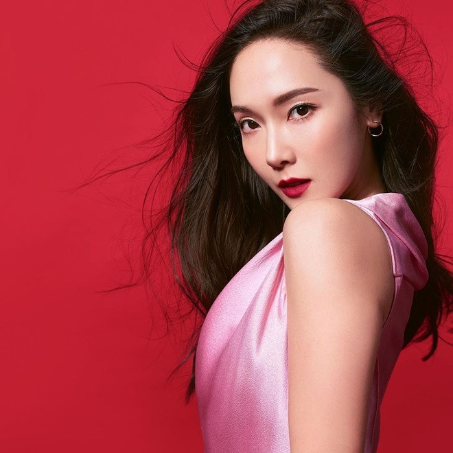Cư dân mạng “đào” lại CF gần đây của Jessica, nhiều chi tiết được cho là “đá xoáy” SNSD ảnh 1