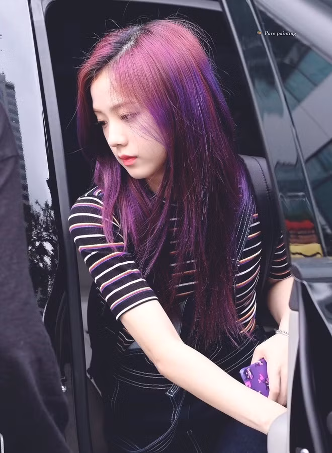Rosé nhập hội mỹ nhân yêu màu tím, “đọ sắc” cùng dàn idol trong màu tóc xinh hết nấc này ảnh 4