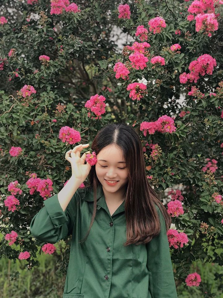 Dàn “nam thanh nữ tú” Đại học Kinh tế Quốc dân gợi ý tip chụp ảnh xinh trong kỳ quân sự ảnh 9