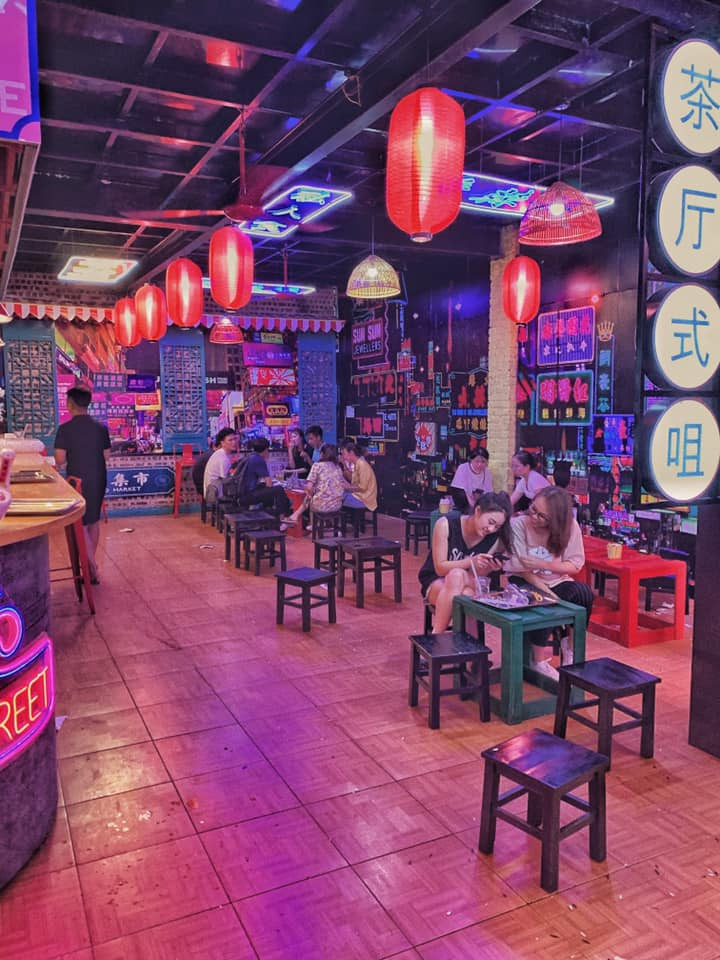 Sốt xình xịch “Hong Kong thu nhỏ 10K” cực chill ở Hà Nội ảnh 5