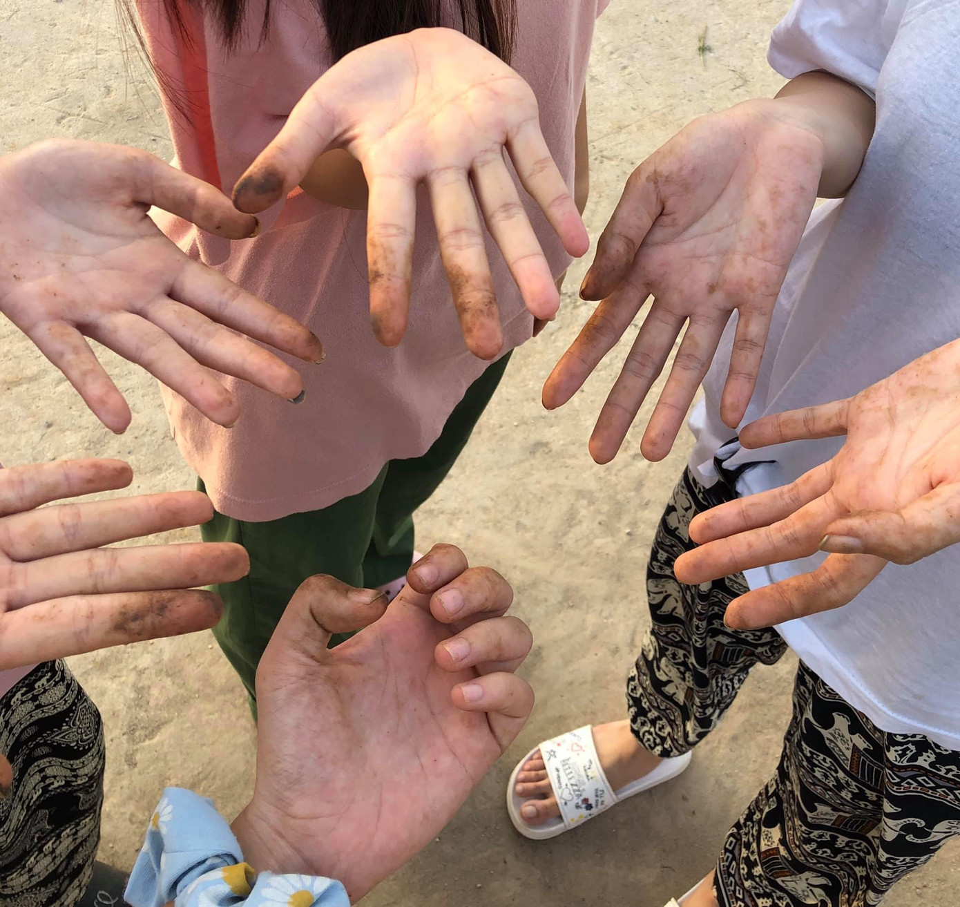 Kỳ quân sự đáng nhớ của sinh viên Đại học Kinh Tế Quốc Dân giữa mùa dịch COVID-19 ảnh 4