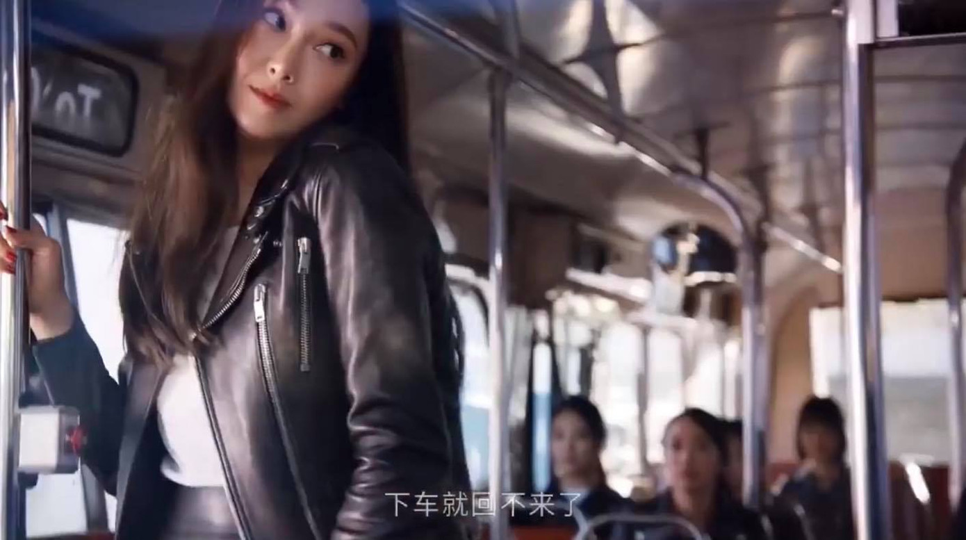 Cư dân mạng “đào” lại CF gần đây của Jessica, nhiều chi tiết được cho là “đá xoáy” SNSD ảnh 5