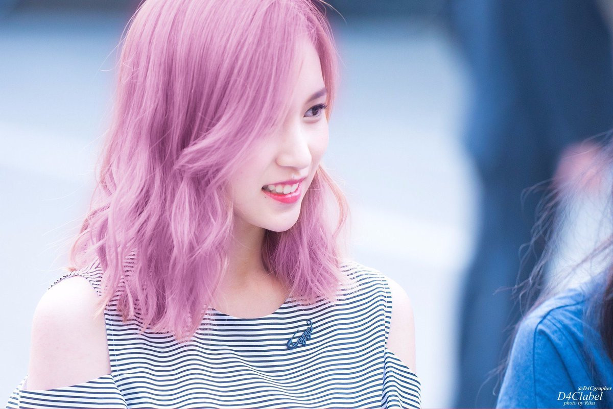 Rosé nhập hội mỹ nhân yêu màu tím, “đọ sắc” cùng dàn idol trong màu tóc xinh hết nấc này ảnh 12