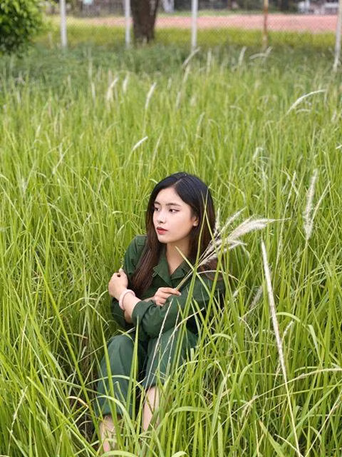 Dàn “nam thanh nữ tú” Đại học Kinh tế Quốc dân gợi ý tip chụp ảnh xinh trong kỳ quân sự ảnh 7