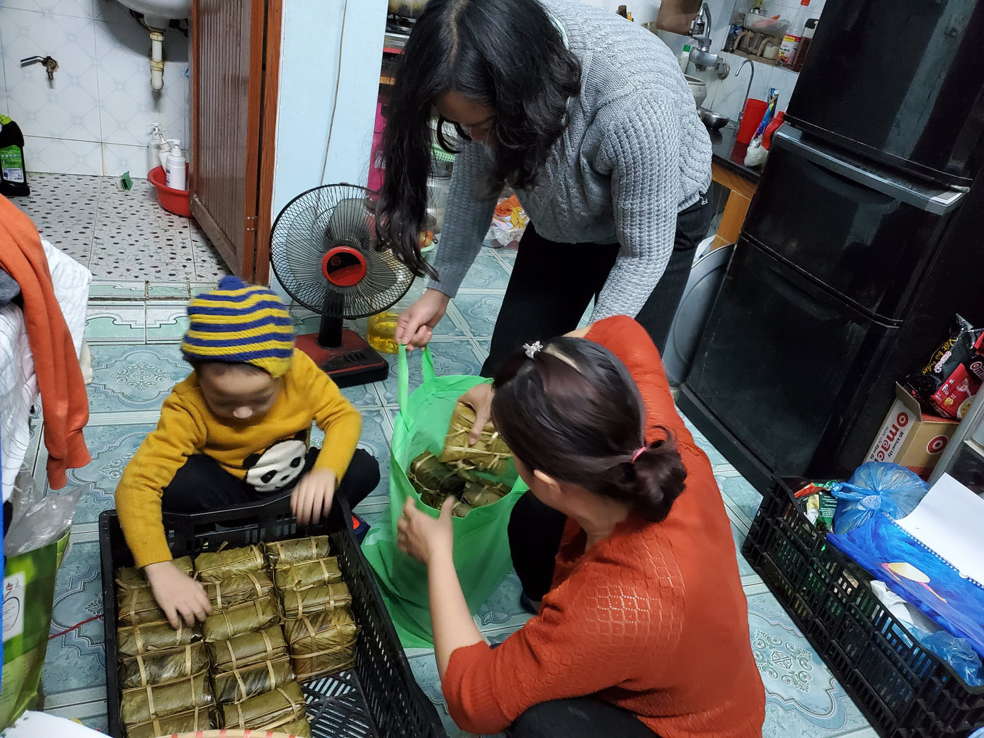 Nồi bánh chưng Tết tự nấu - nỗ lực gìn giữ ngày càng khó khăn ảnh 3