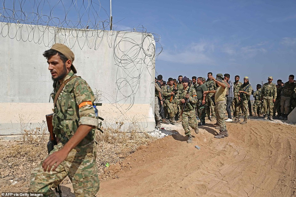 Nhiều tù binh IS vượt ngục ở Syria sau hỏa lực tấn công của Thổ Nhĩ Kỳ ảnh 1