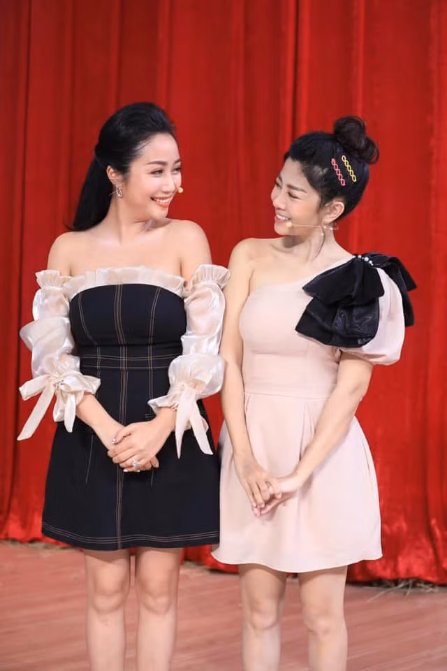 Quản lý chia sẻ video Mai Phương chơi trò bác sĩ với con gái Lavie gây xúc động ảnh 3