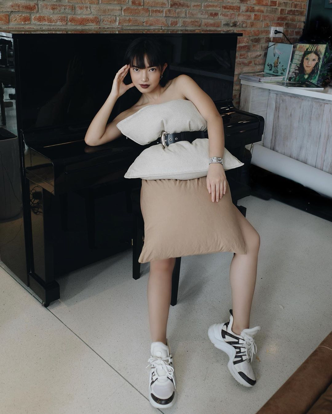 Sao Việt cách ly ngày 10: Loạt mỹ nhân siêu gợi cảm với mốt ‘váy gối’ ảnh 3