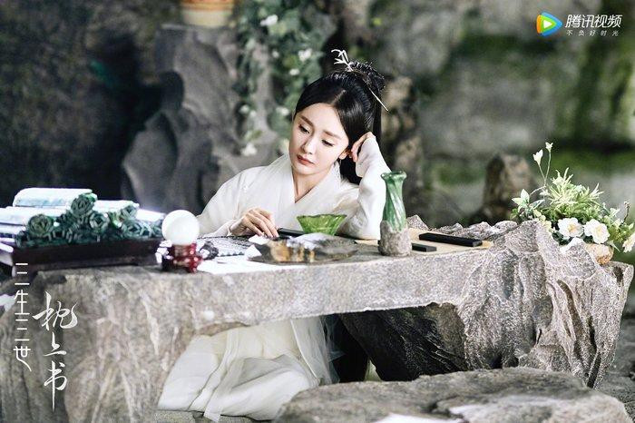 Những mỹ nhân cổ trang đẹp xiêu lòng người 'lên sóng' đầu năm 2020 ảnh 5