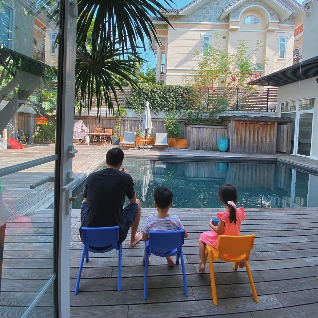 Sao Việt cách ly ngày 18: Elly Trần tung ảnh buông lơi, Thanh Hằng mặc xuyên thấu sexy ảnh 8