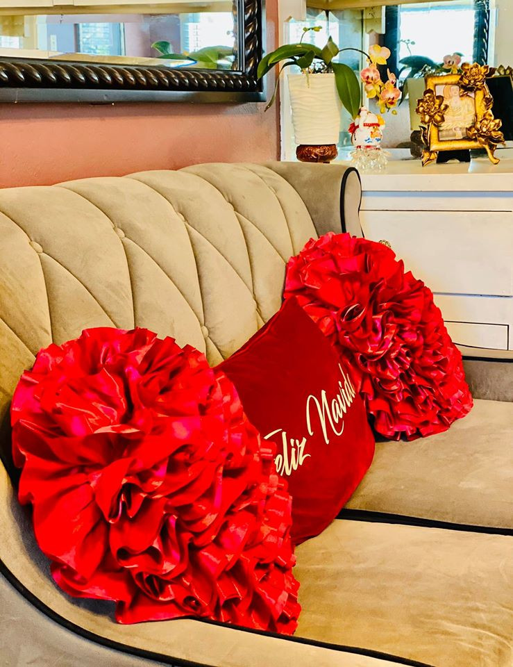 Bất chấp dịch bệnh, Thúy Nga chụp ảnh ‘váy gối’ trên phố Mỹ không bóng người ảnh 2