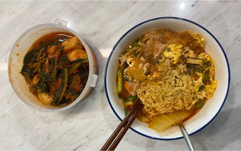 Sao Việt cách ly ngày 16: Hồ Ngọc Hà, Sam và Ngọc Trinh 'đọ' vòng 1 với áo tắm ảnh 12